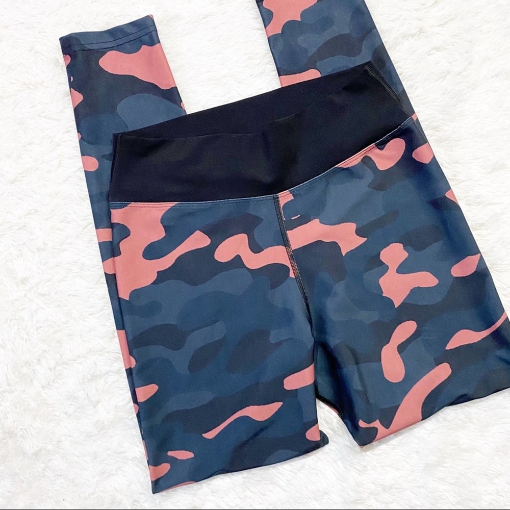 Superstacy Camo Leggings